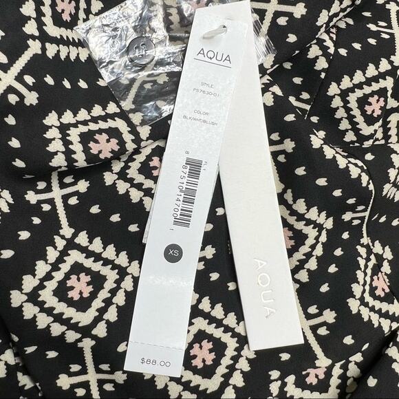 NWT Aqua Women's Aztec Geo Print Split Neck Roll-Tab Sleeve Romper XS - Picture 14 of 15